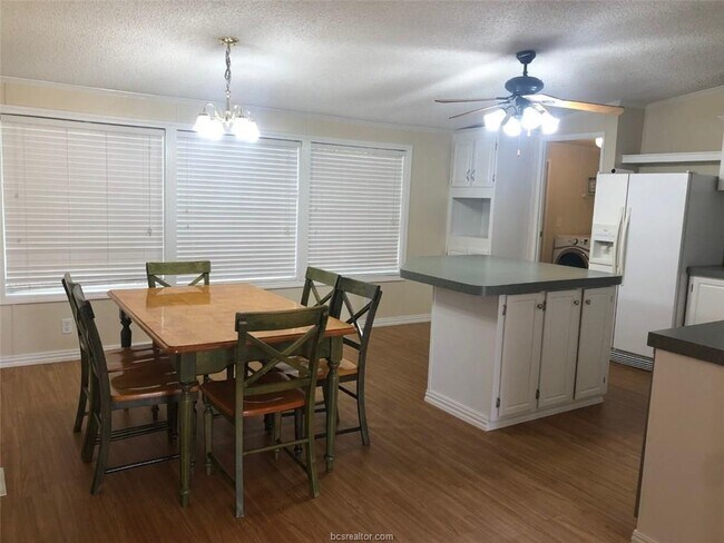 Foto del edificio - 10555 Willow Brook Dr