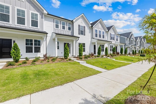 Building Photo - 16341 Leading St