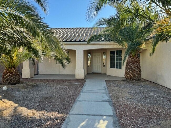 Building Photo - 3 Bedroom 2Ba with Side RV Space & fenced ...