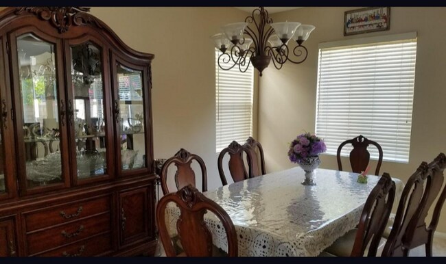 Foto del edificio - 10045 W Chardonnay Ct