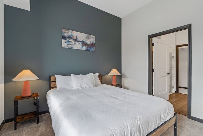 Foto del edificio - 423 E Michigan St