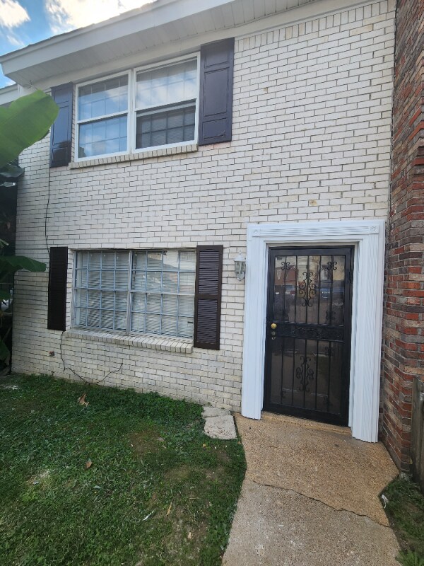 Primary Photo - 3176 Raleigh Millington Rd