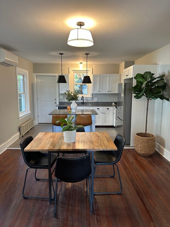 33 W Spring Ave, Ardmore, PA 19003 Townhome Rentals in Ardmore PA