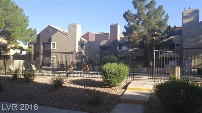 Building Photo - 5030 S Rainbow Blvd