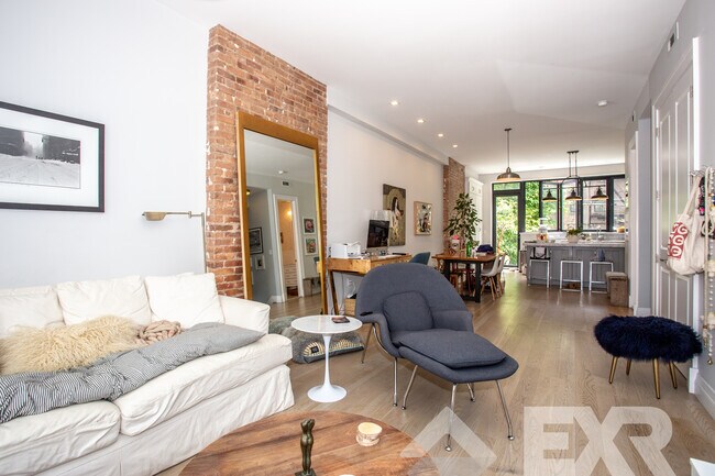 Foto del edificio - 456 Quincy St