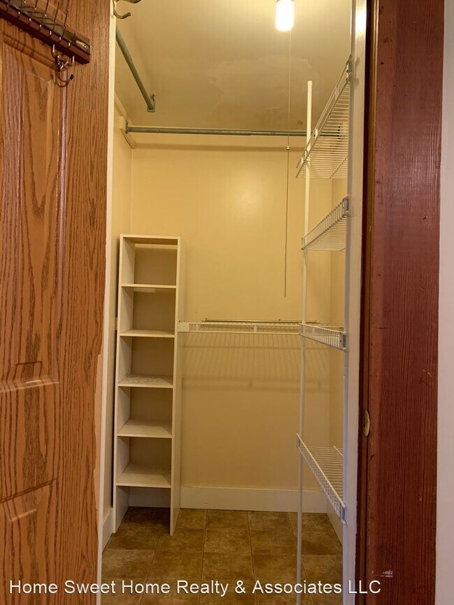 Building Photo - 2 br, 1 bath House - 746 S Kansas Ave