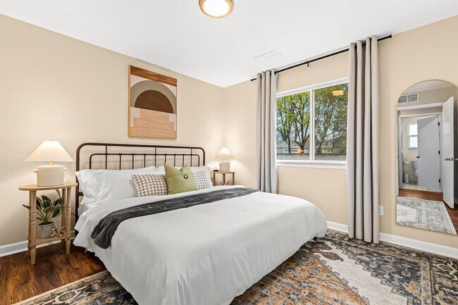 Building Photo - 18939 Sharon Ln