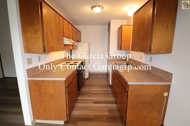 Photo - 3712 S Kelly Ave Apartment