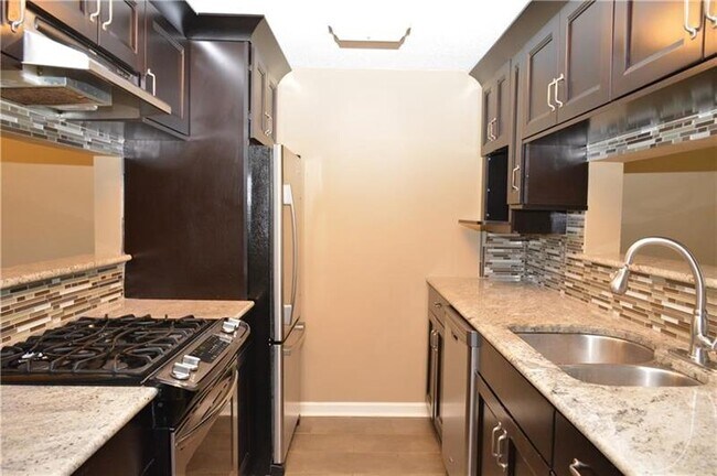 Foto del edificio - 908 Ivy Green Ln SE