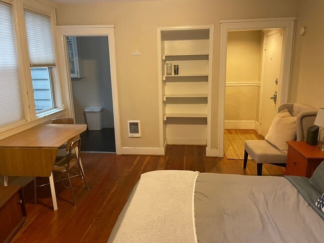 Interior Photo - Chester