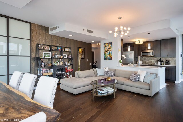 Foto principal - 60 E Monroe St