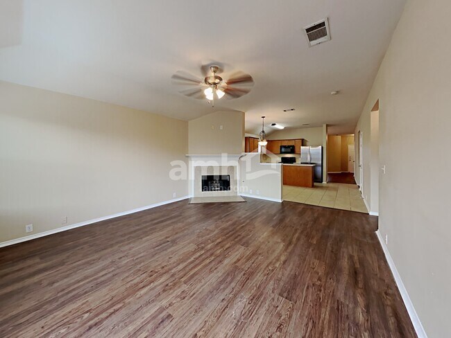 Foto del edificio - 3002 Marigold Dr