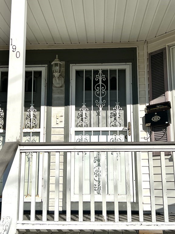 Building Photo - 190 Sylvan St