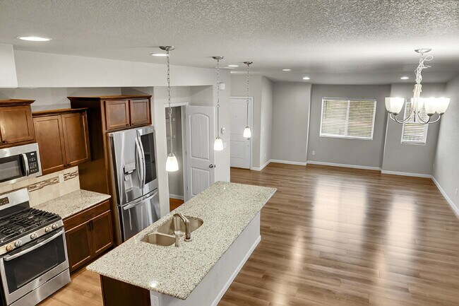 Foto del edificio - $2,300.00 - 3 Bedrooms, 2.5 Bathroom, Town...