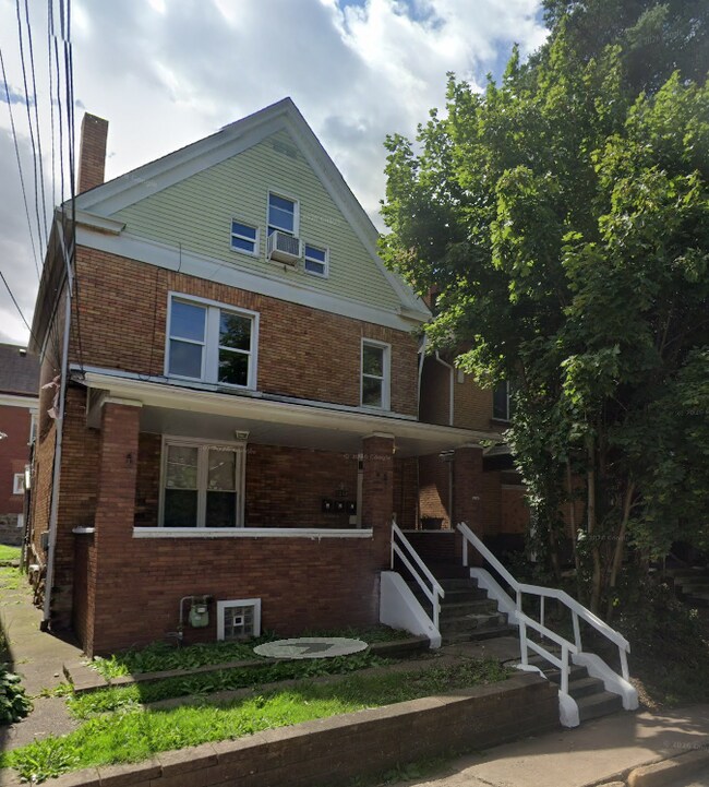 Foto del edificio - 1210 Maple Ave