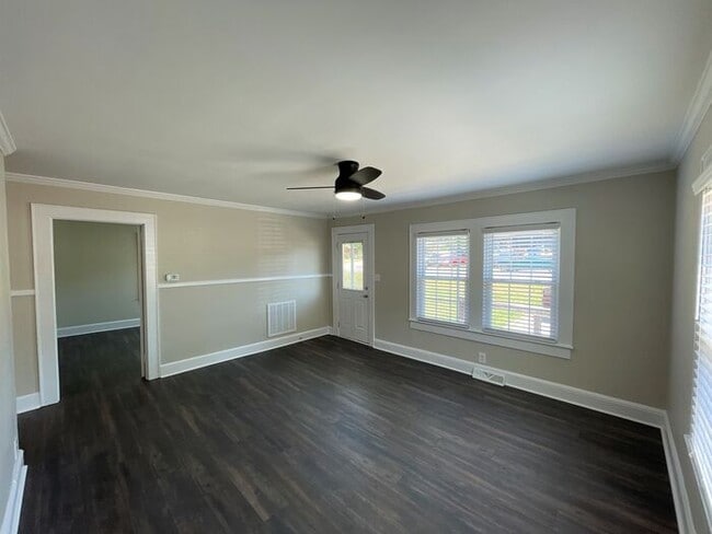 Building Photo - T.R. Lawing Realty Property