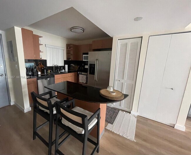 Foto del edificio - 16851 NE 35th Ave