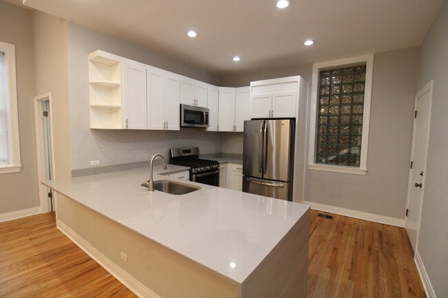 Foto del edificio - 1435 N Ashland Ave