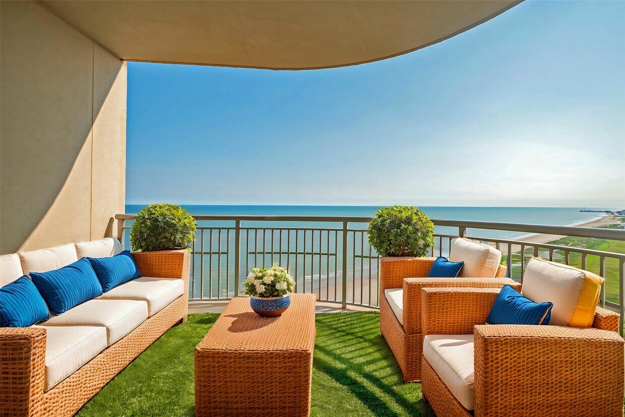 Foto principal - 801 E Beach Dr