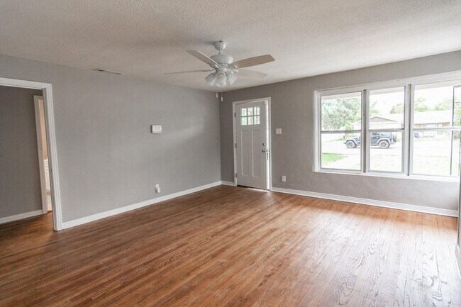 Foto del edificio - 3320 27th St