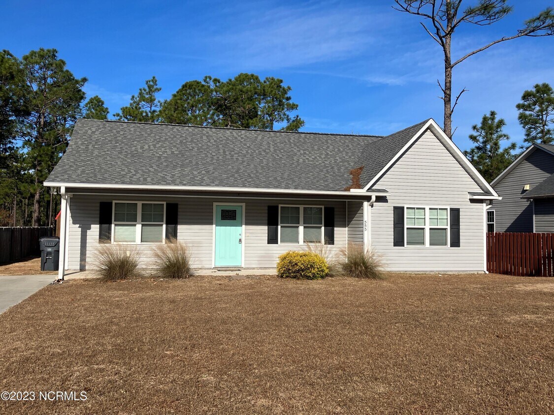 555 Greenmoss Rd, Southport, NC 28461 House Rental in Southport, NC