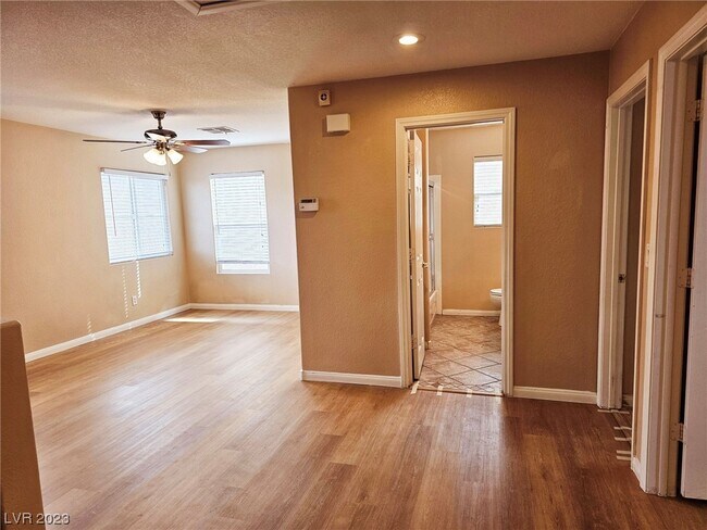 Foto del edificio - 11066 Village Ridge Ln