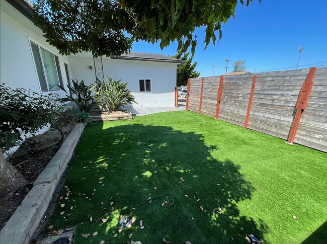 Foto del edificio - 5531 Mary Ln Dr