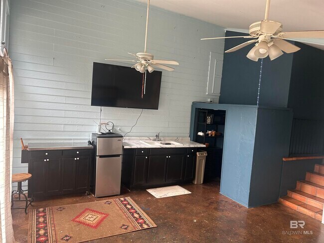 Foto del edificio - 22985 High Ridge Rd