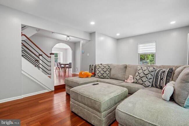 Foto del edificio - 6608 Westbury Oaks Ct