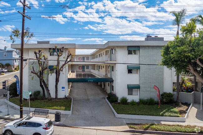 Building Photo - 2700 and 2704 Aviation Blvd.