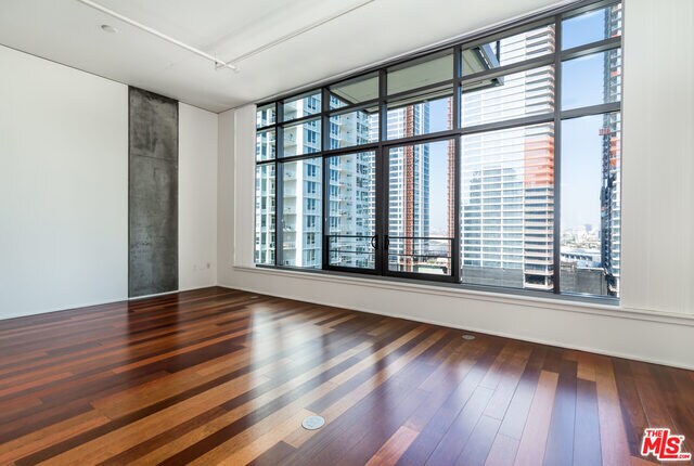 Foto del edificio - 1100 S Hope St
