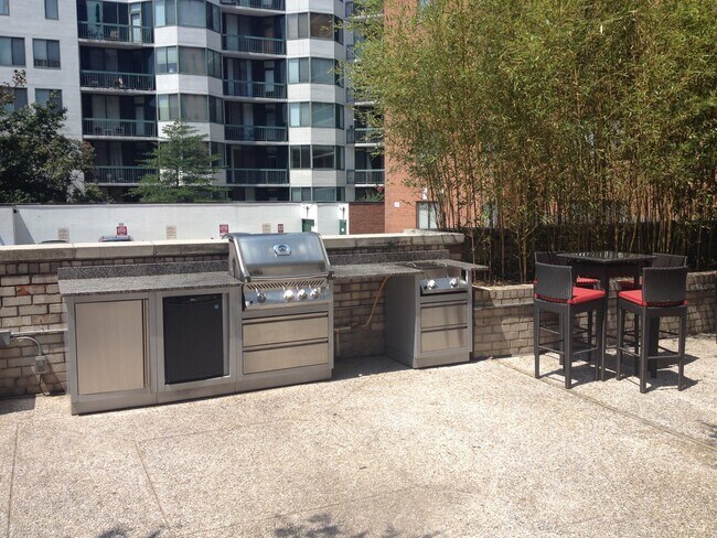 Foto del edificio - 25TH-950 #211N