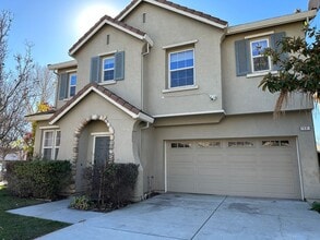 Building Photo - 2691 Hutchings Dr