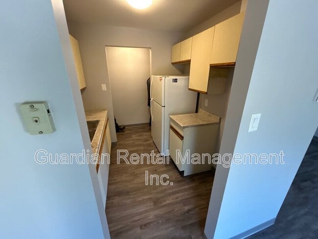 Building Photo - 117 Centennial Dr