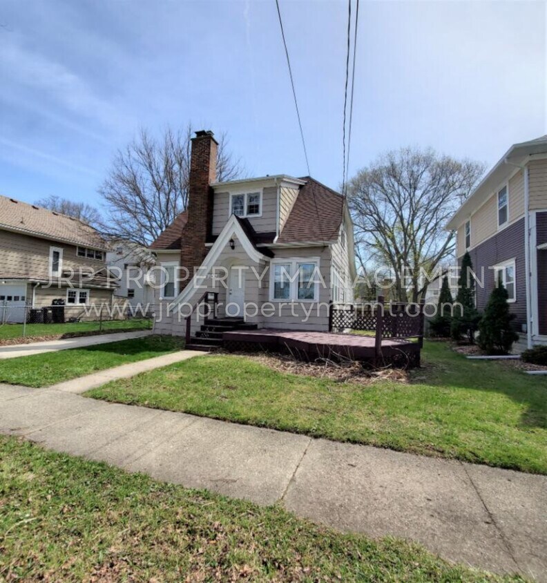 Primary Photo - 907 S Grinnell St