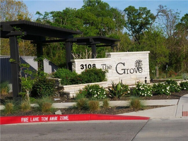 Building Photo - Gorgeous, Contemporary Condominium in The ...