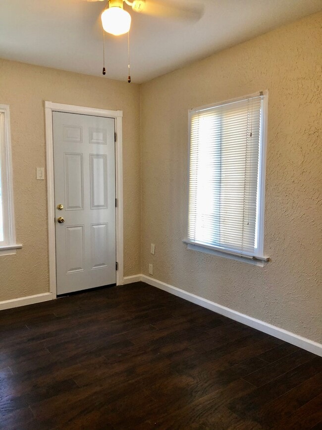 Foto del edificio - 606 W 4th Ave