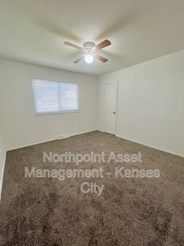 Foto del edificio - 5025-5027 N Bellaire Ave