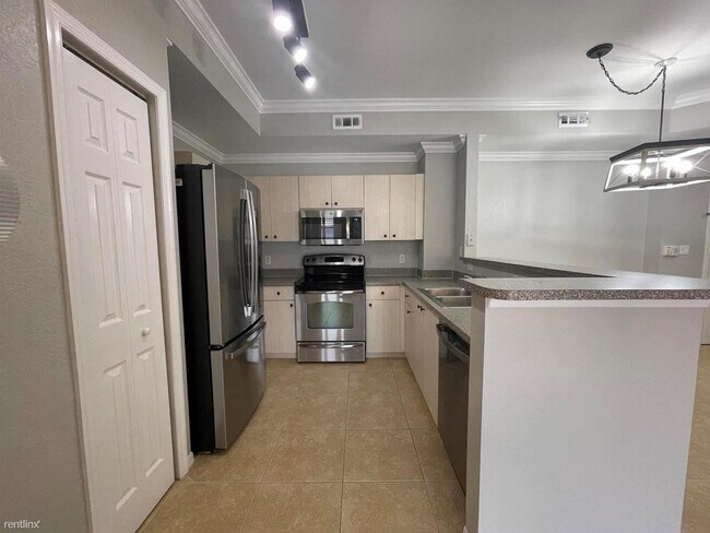 Building Photo - 2 br, 2 bath Condo - 1801 N Flagler Dr Apt...