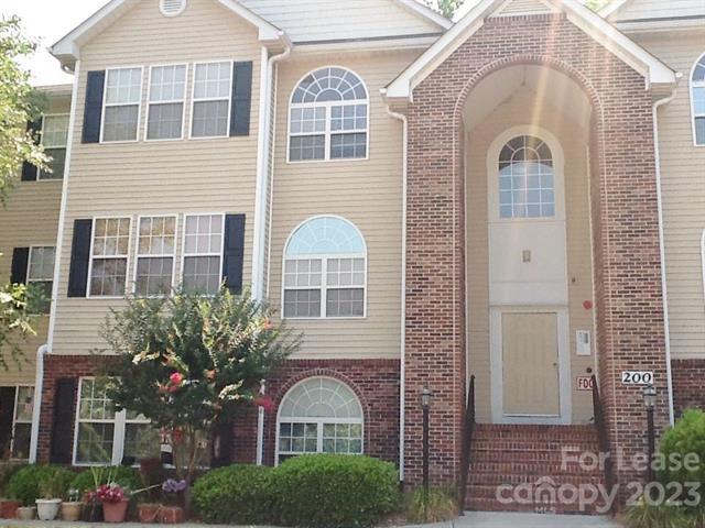 Foto principal - 234 Ivy Glen Ct