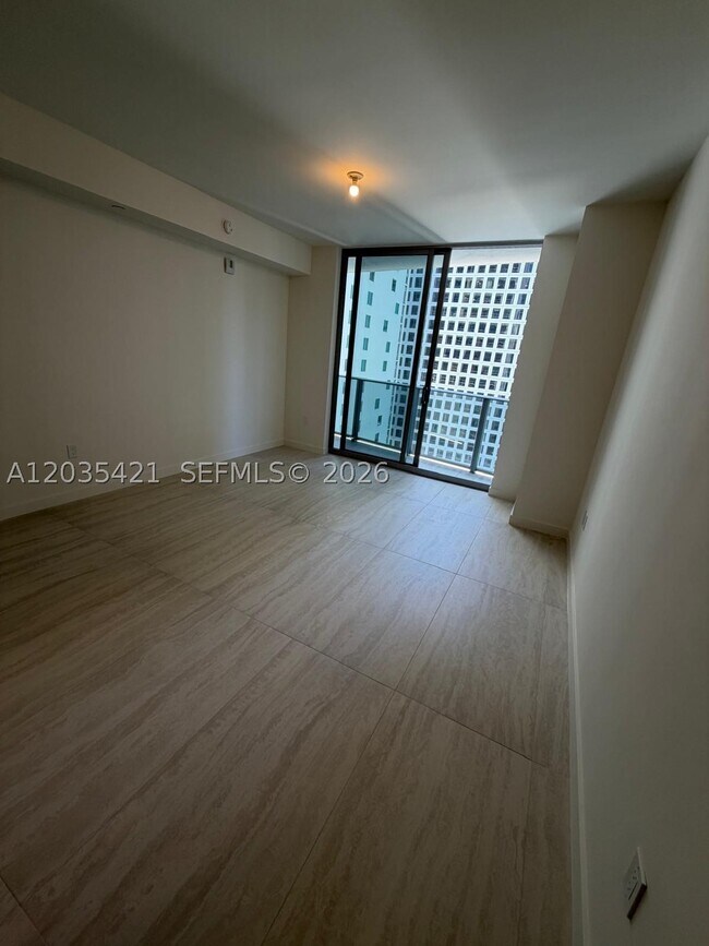 Foto del edificio - 77 SE 5th St