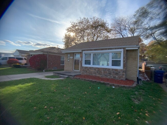 Building Photo - 12819 Lenore