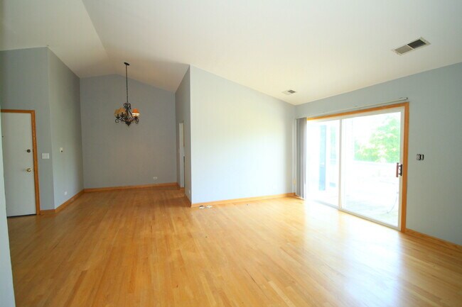 Building Photo - 1580 Thornfield Ln