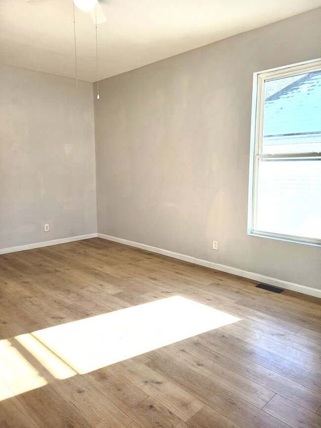 Photo - Renovated and Ready to Rent...340 N Aurora Collinsville House