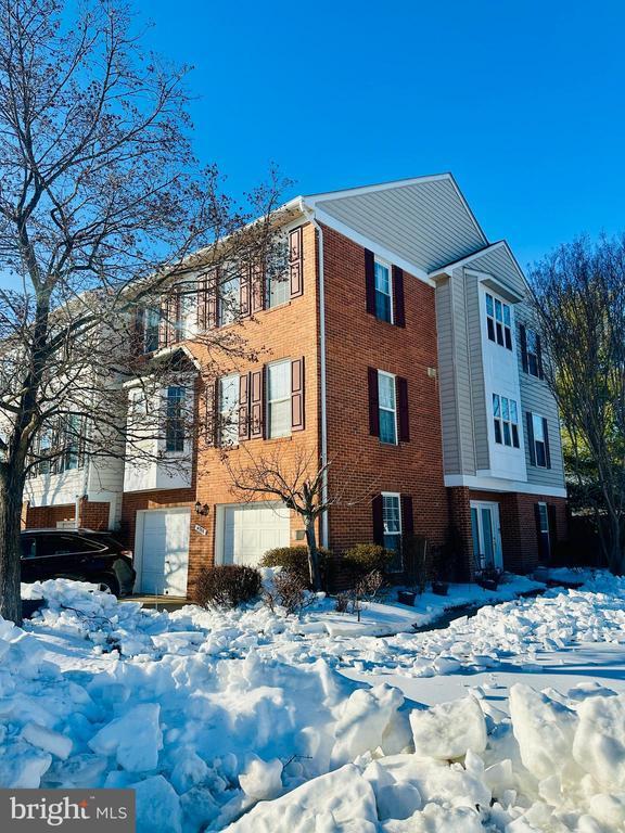 Foto del edificio - 4700 Warm Hearth Cir