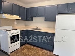Building Photo - 2119 St Johns Pl