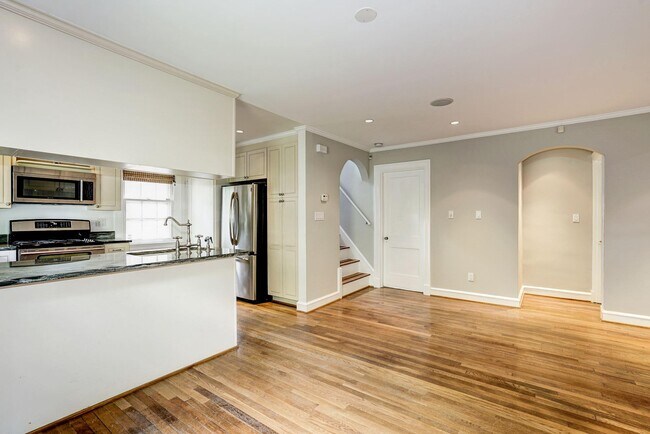 Foto del edificio - 4350 River Rd NW