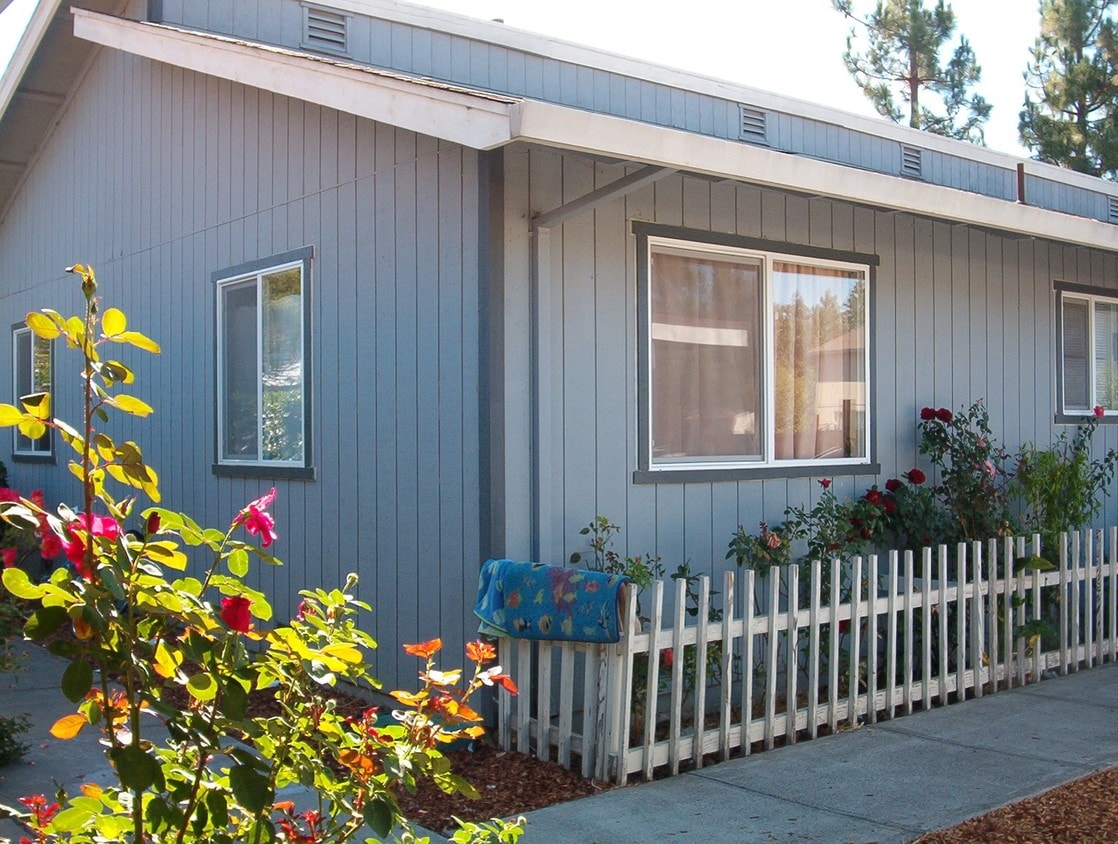 Building Photo - 303-341 Jesse Ray