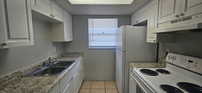 Foto del edificio - 1221 Kennedy Rd