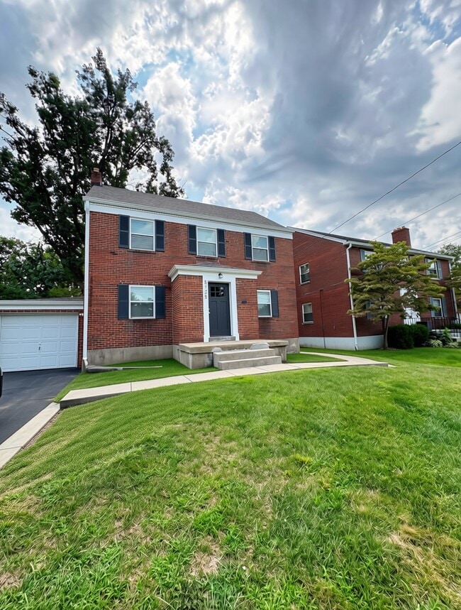 Building Photo - 5125 Highview Dr